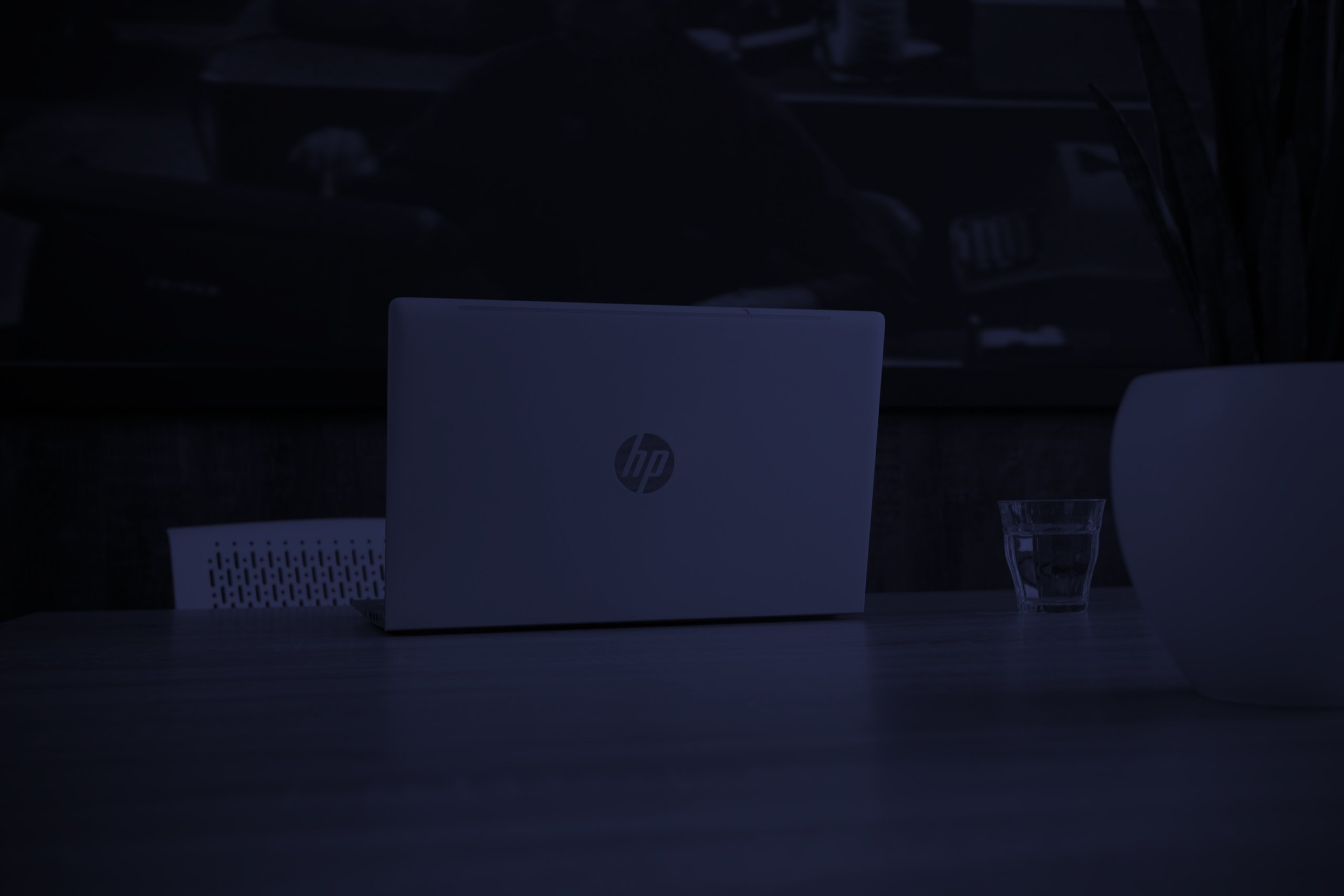 Laptop op tafel bij ReMind